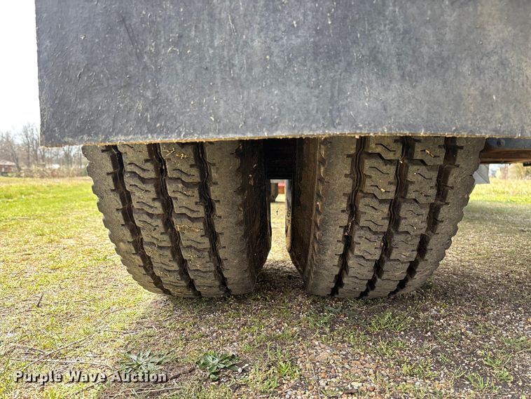 image for item FC5541 1992 International 4900 dump truck