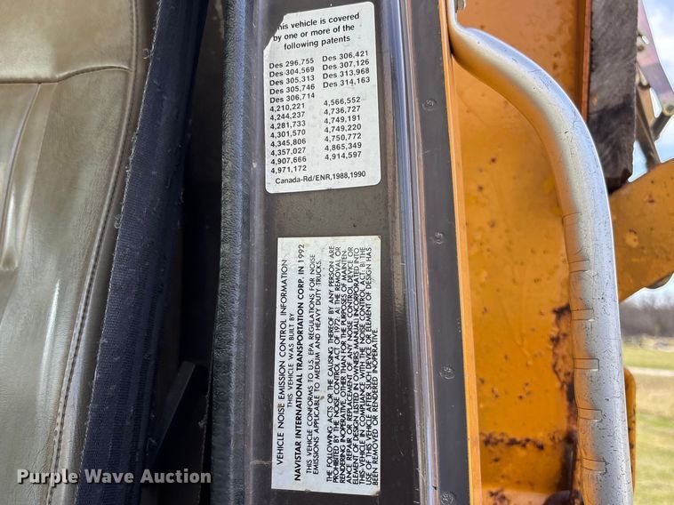 image for item FC5541 1992 International 4900 dump truck