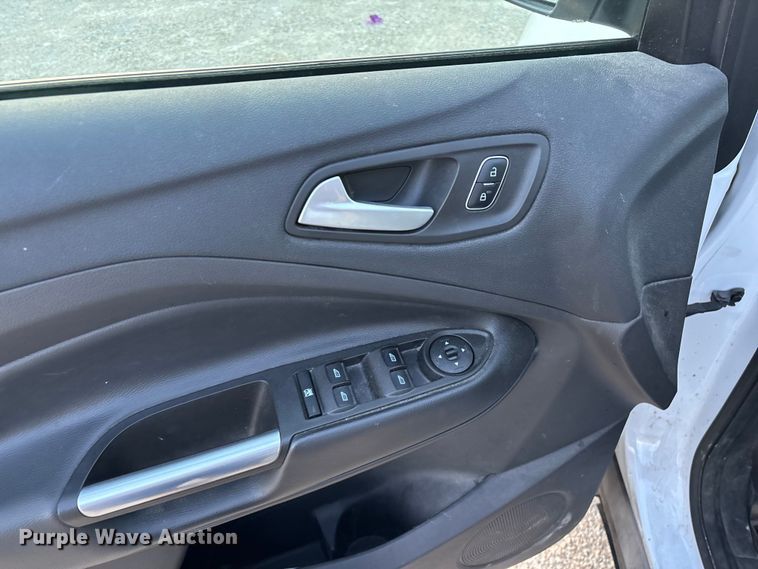 image for item FG0172 2017 Ford Escape SE SUV