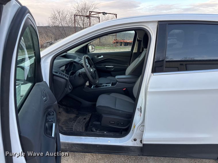 image for item FG0172 2017 Ford Escape SE SUV