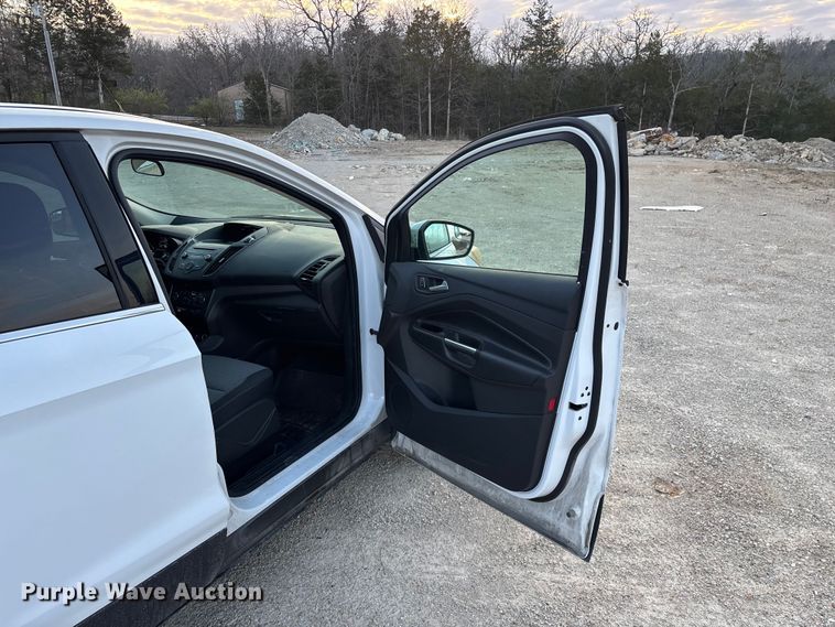 image for item FG0172 2017 Ford Escape SE SUV