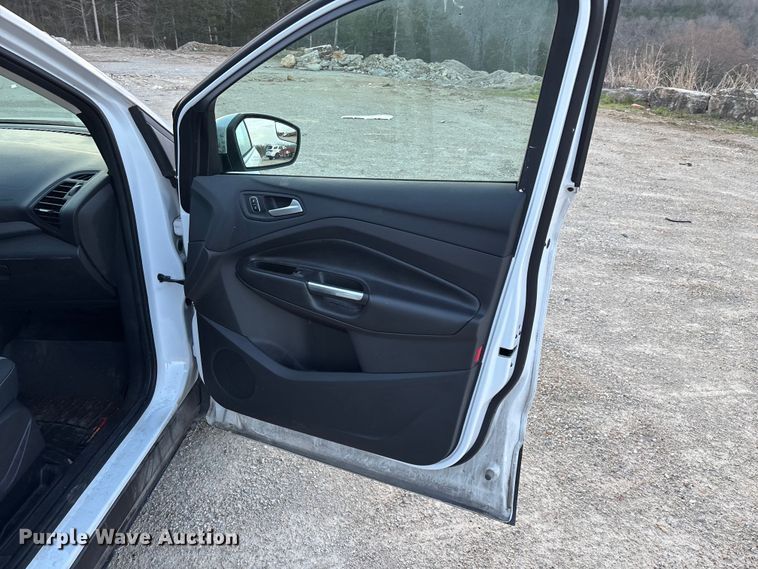 image for item FG0172 2017 Ford Escape SE SUV