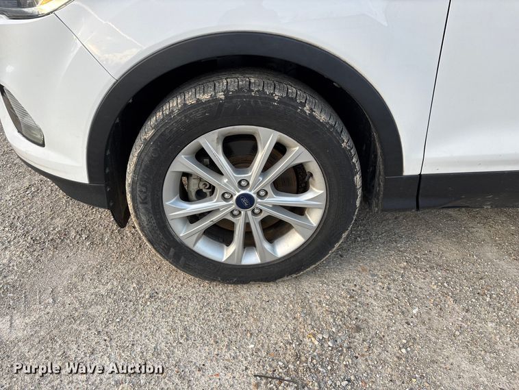 image for item FG0172 2017 Ford Escape SE SUV