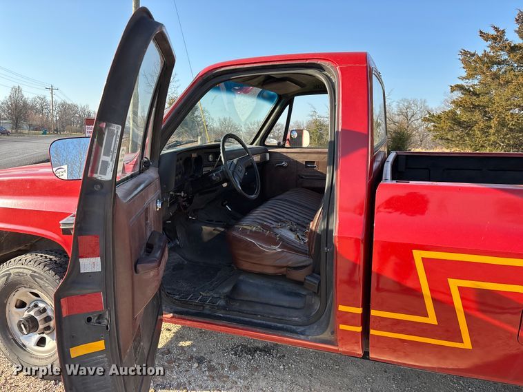image for item FG0180 1985 Chevrolet D30 Military Postal Unit pickup truck