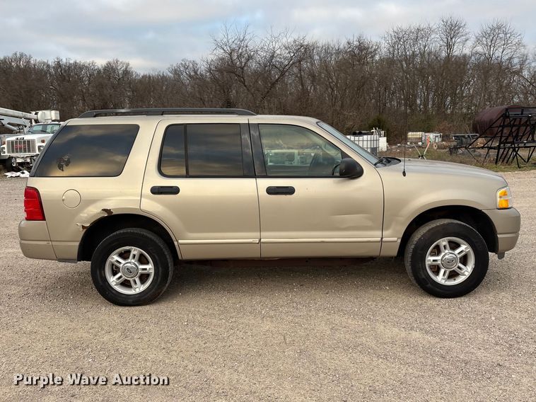 image for item FG0182 2004 Ford Explorer SUV
