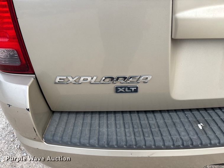 image for item FG0182 2004 Ford Explorer SUV