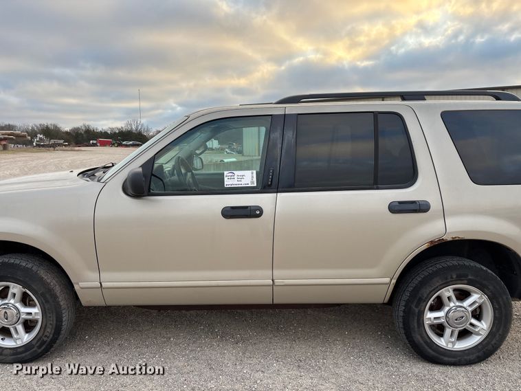 image for item FG0182 2004 Ford Explorer SUV