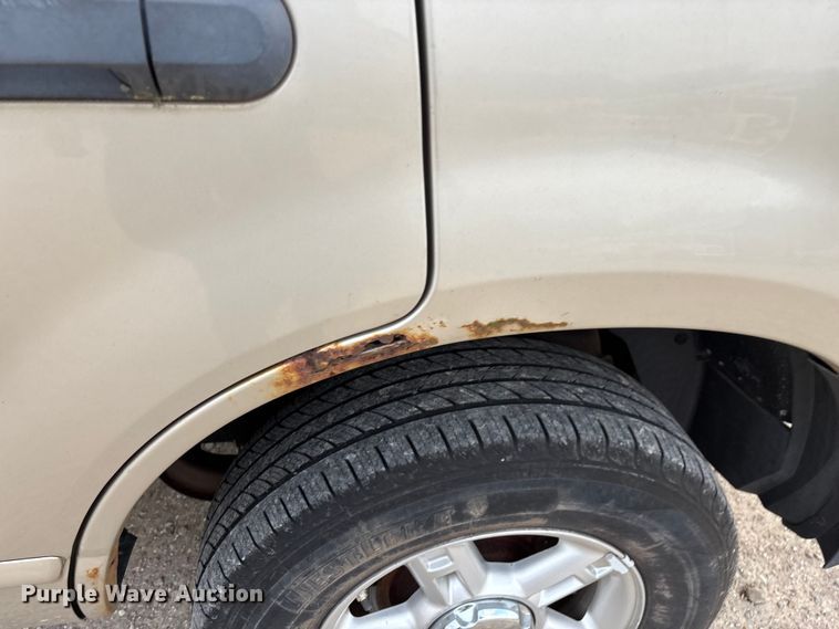 image for item FG0182 2004 Ford Explorer SUV