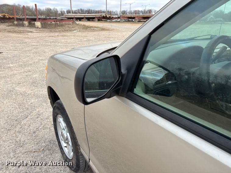 image for item FG0182 2004 Ford Explorer SUV