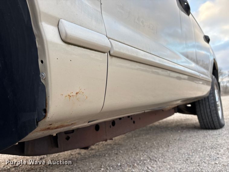 image for item FG0182 2004 Ford Explorer SUV