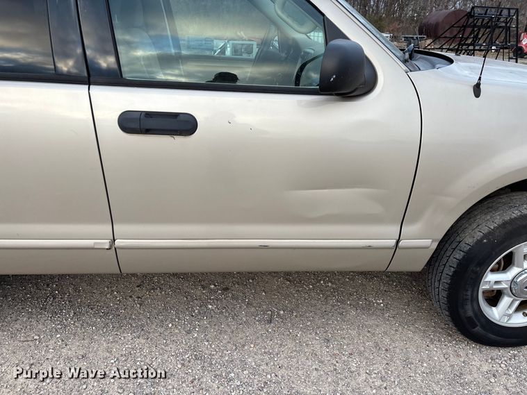 image for item FG0182 2004 Ford Explorer SUV