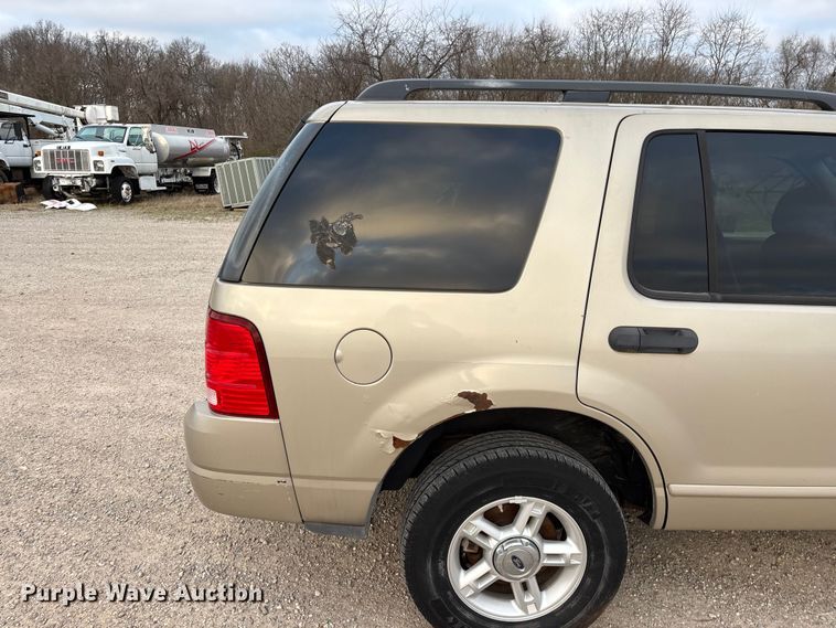 image for item FG0182 2004 Ford Explorer SUV