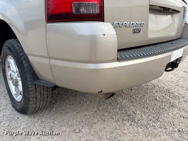 image for item FG0182 2004 Ford Explorer SUV