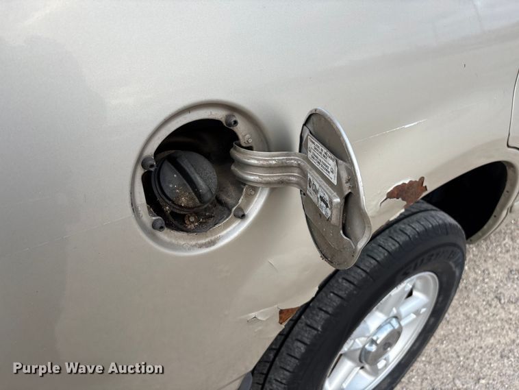 image for item FG0182 2004 Ford Explorer SUV