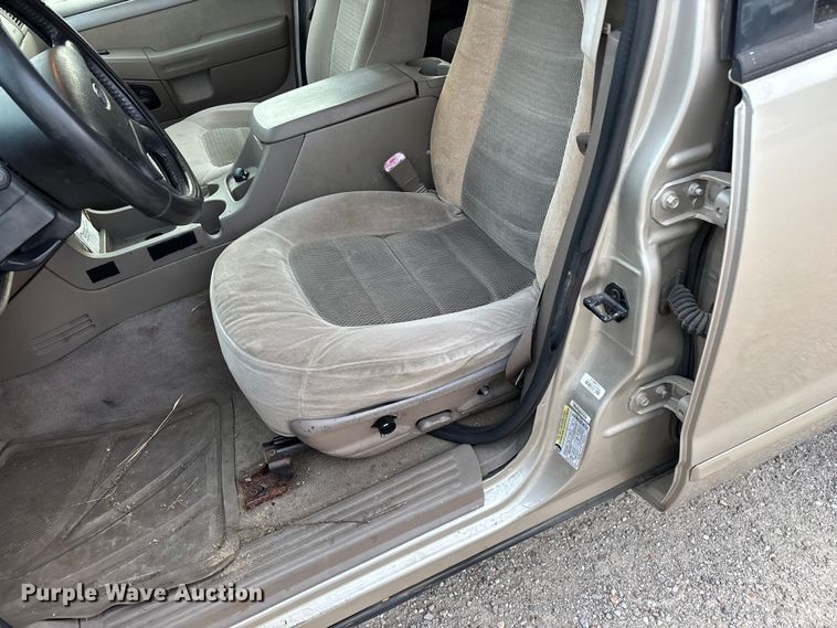 image for item FG0182 2004 Ford Explorer SUV