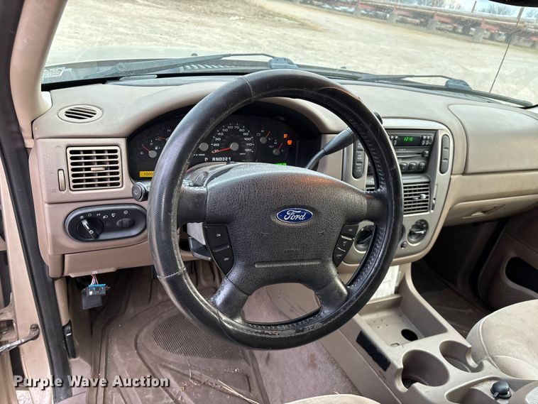 image for item FG0182 2004 Ford Explorer SUV