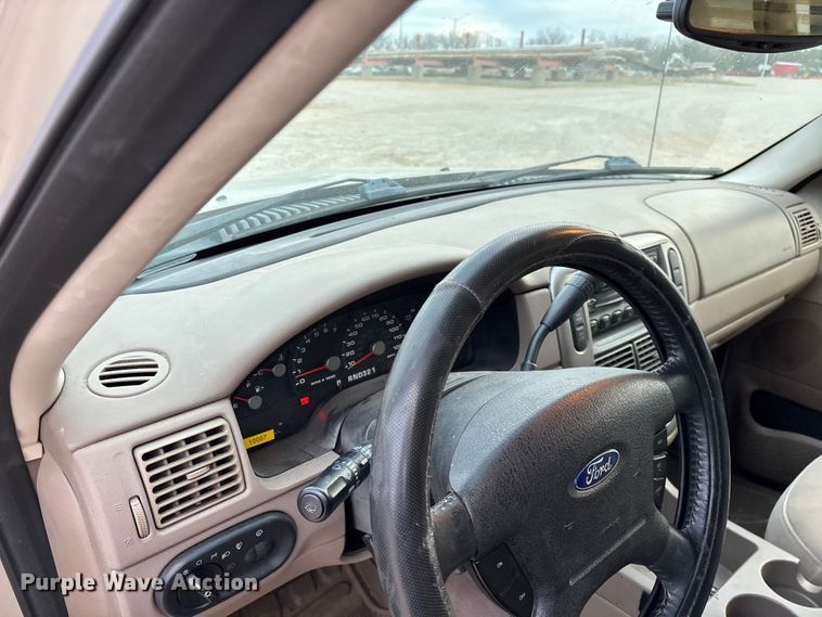 image for item FG0182 2004 Ford Explorer SUV