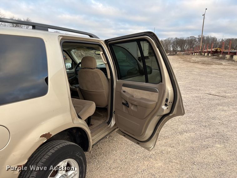 image for item FG0182 2004 Ford Explorer SUV