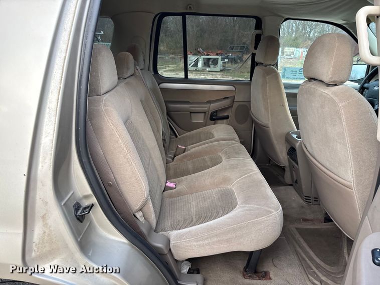 image for item FG0182 2004 Ford Explorer SUV