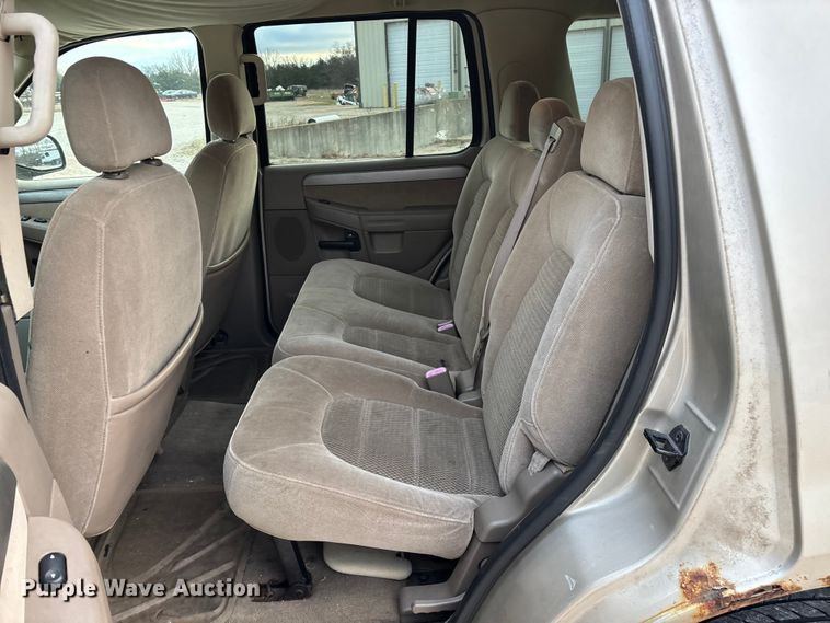 image for item FG0182 2004 Ford Explorer SUV