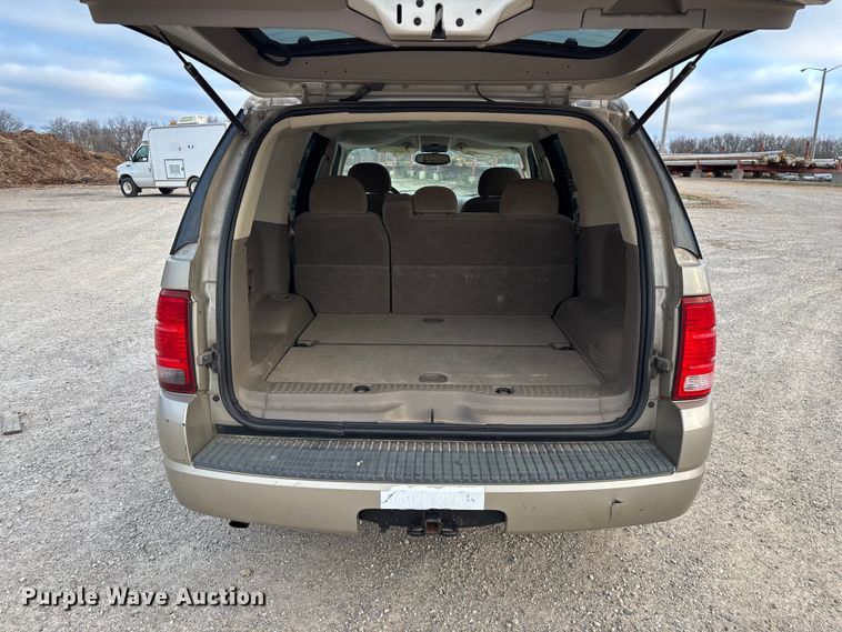image for item FG0182 2004 Ford Explorer SUV