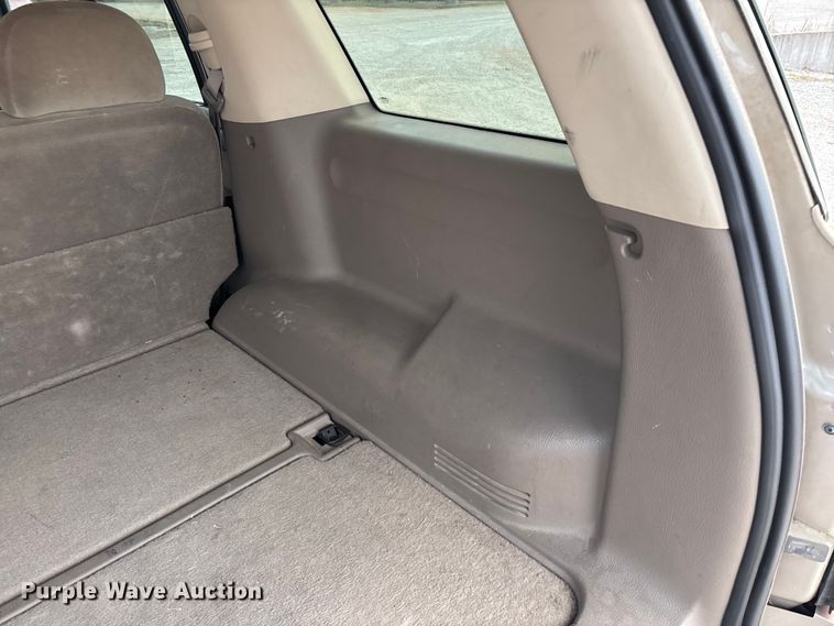 image for item FG0182 2004 Ford Explorer SUV