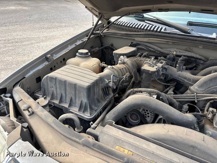 image for item FG0182 2004 Ford Explorer SUV