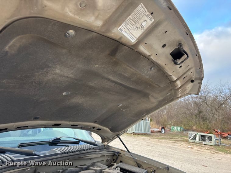 image for item FG0182 2004 Ford Explorer SUV