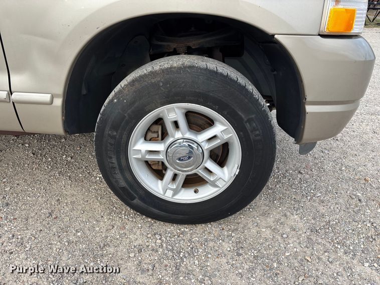 image for item FG0182 2004 Ford Explorer SUV