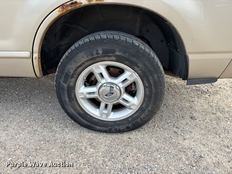 image for item FG0182 2004 Ford Explorer SUV