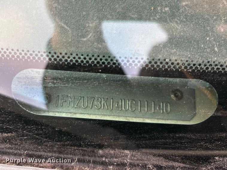 image for item FG0182 2004 Ford Explorer SUV