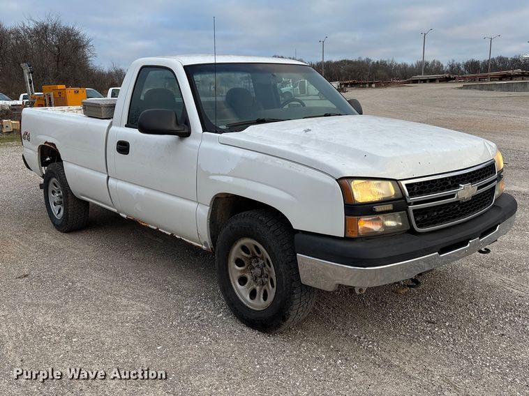 image for item FG0183 2006 Chevrolet Silverado 1500 pickup truck