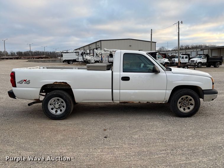 image for item FG0183 2006 Chevrolet Silverado 1500 pickup truck