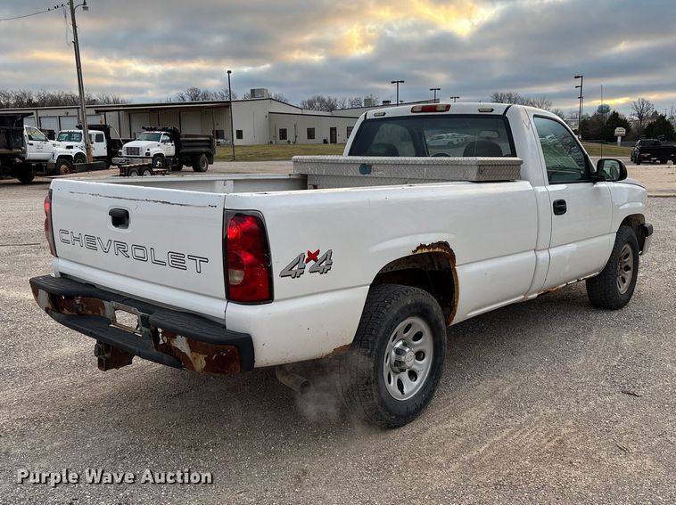 image for item FG0183 2006 Chevrolet Silverado 1500 pickup truck