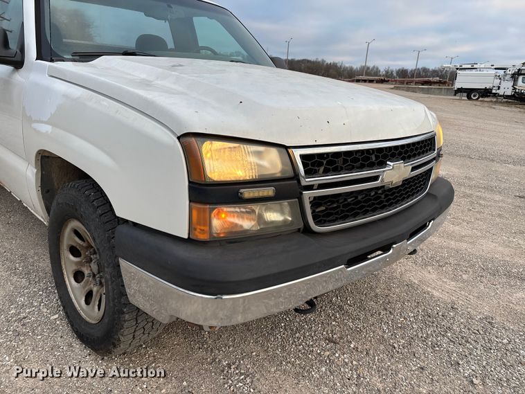 image for item FG0183 2006 Chevrolet Silverado 1500 pickup truck