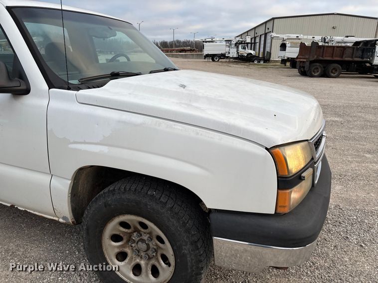 image for item FG0183 2006 Chevrolet Silverado 1500 pickup truck