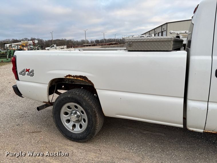 image for item FG0183 2006 Chevrolet Silverado 1500 pickup truck