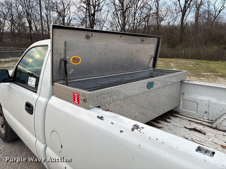 image for item FG0183 2006 Chevrolet Silverado 1500 pickup truck