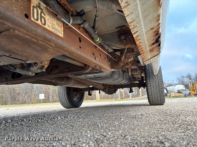 image for item FG0183 2006 Chevrolet Silverado 1500 pickup truck