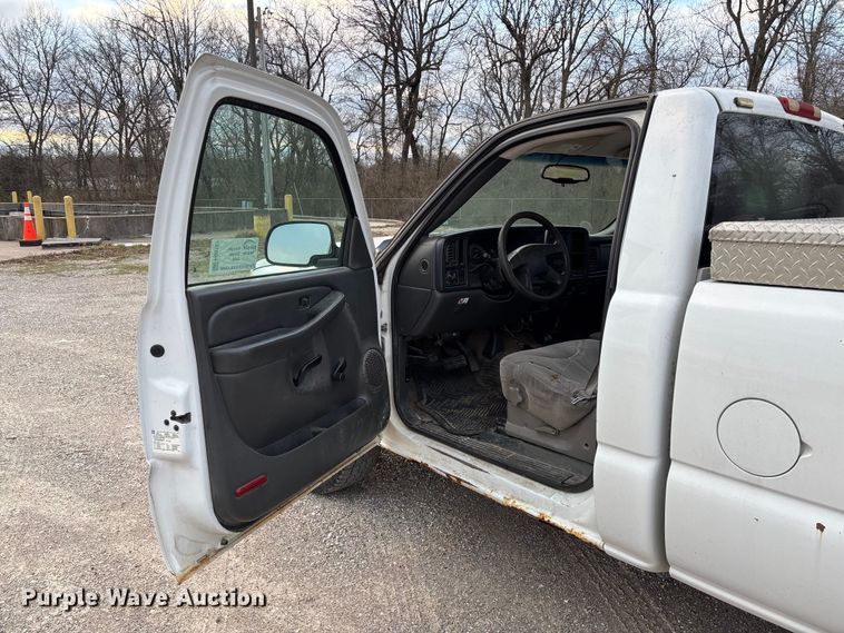 image for item FG0183 2006 Chevrolet Silverado 1500 pickup truck