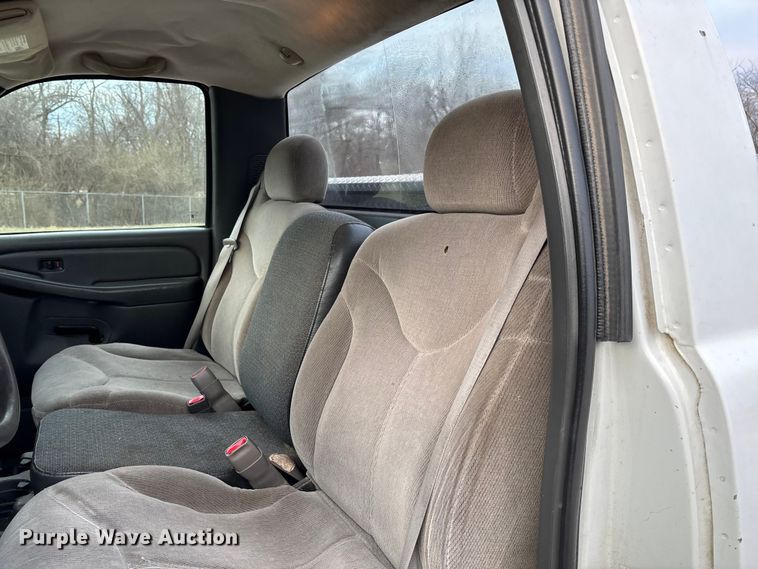 image for item FG0183 2006 Chevrolet Silverado 1500 pickup truck