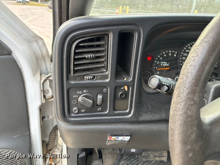 image for item FG0183 2006 Chevrolet Silverado 1500 pickup truck