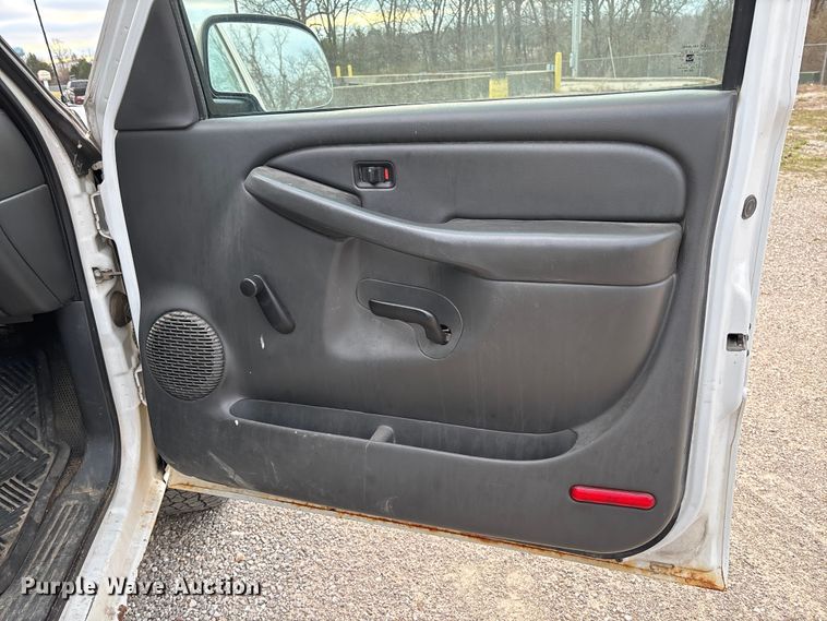 image for item FG0183 2006 Chevrolet Silverado 1500 pickup truck