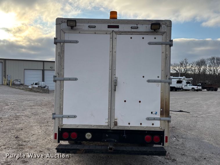 image for item FG0184 2001 Ford E350 utility van