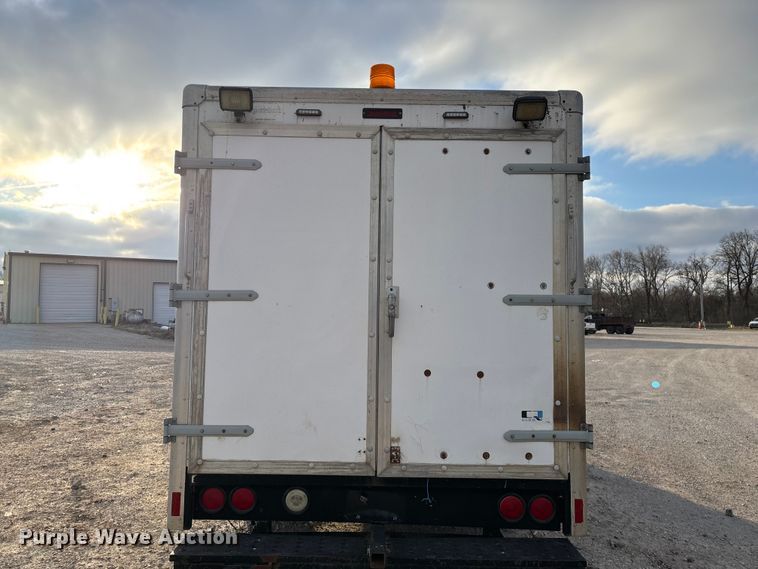 image for item FG0184 2001 Ford E350 utility van