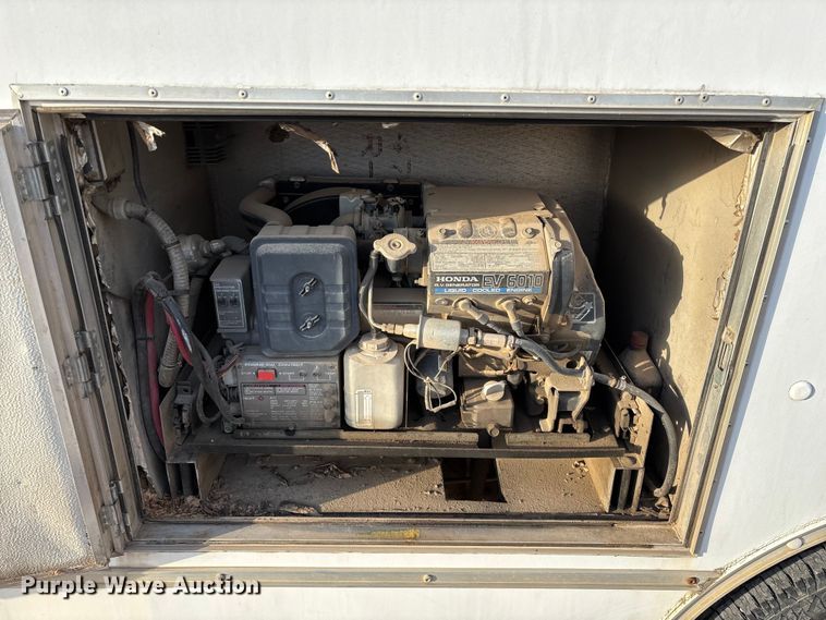 image for item FG0184 2001 Ford E350 utility van