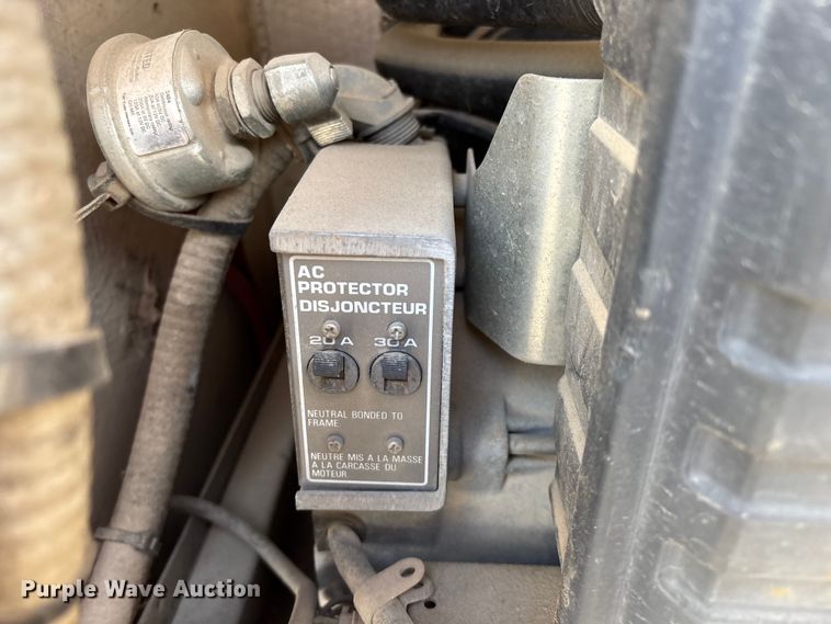 image for item FG0184 2001 Ford E350 utility van