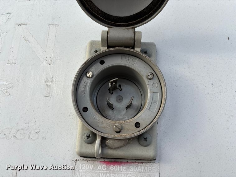 image for item FG0184 2001 Ford E350 utility van
