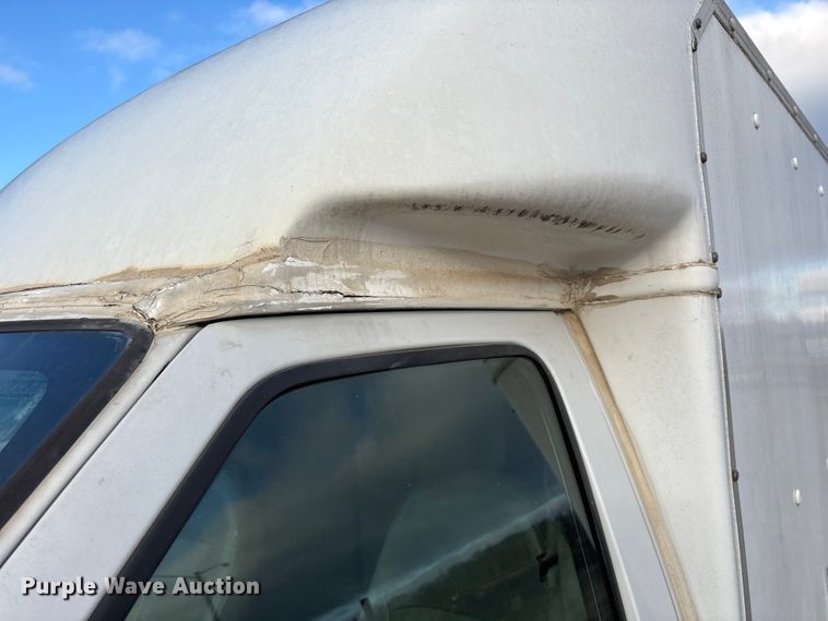 image for item FG0184 2001 Ford E350 utility van