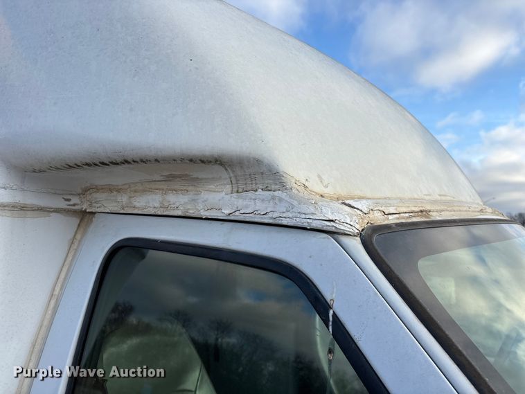 image for item FG0184 2001 Ford E350 utility van